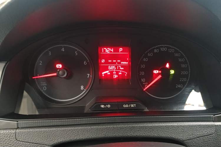 Used Volkswagen Santana 2016 1.6L Automatic Fashion Edition Instrument Cluster
