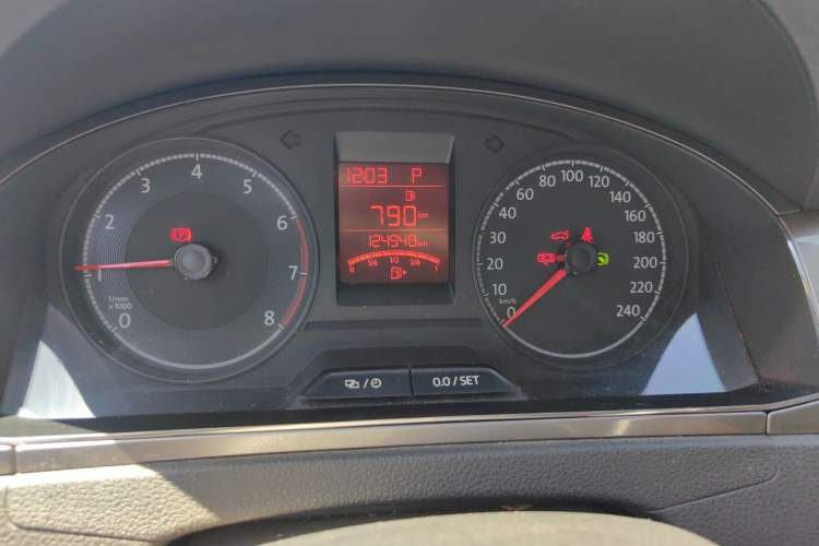 Used Volkswagen Santana 2016 1.6L Automatic Comfort Edition Instrument Cluster