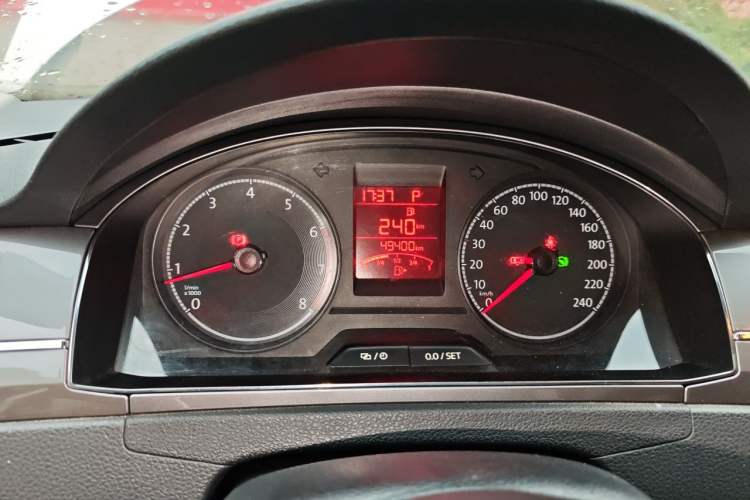 Used Volkswagen Santana 2016 1.6L Automatic Comfort Edition Instrument Cluster