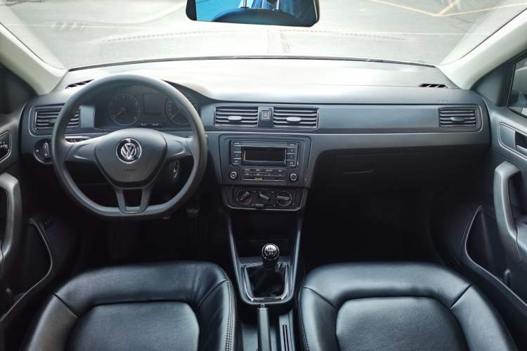 Used Volkswagen Santana 2016 1.6L Manual Fashion Edition Interior 1