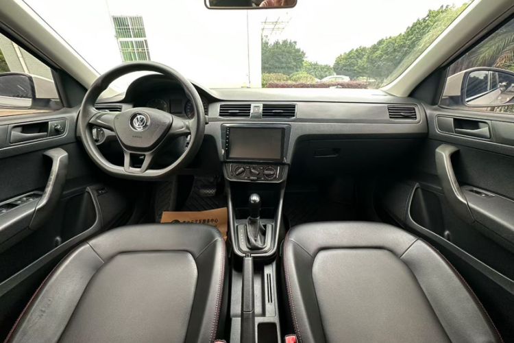 Used Volkswagen Santana 2016 1.6L Automatic Fashion Edition Interior 1