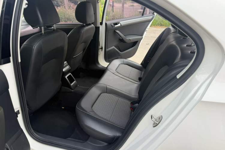 Used Volkswagen Santana 2016 1.6L Automatic Comfort Edition Interior 1