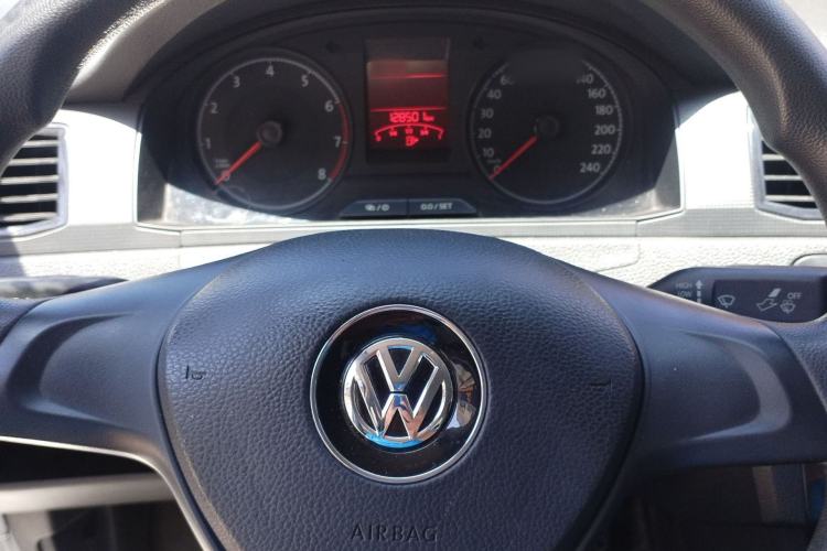 Used Volkswagen Santana 2016 1.6L Automatic Fashion Edition Interior 1