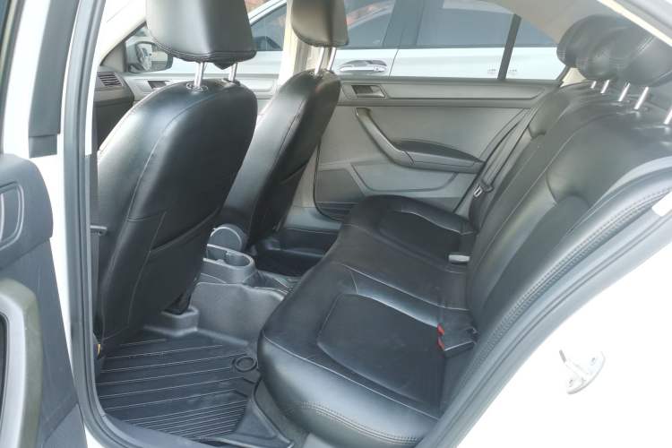 Used Volkswagen Santana 2016 1.6L Manual Fashion Edition Interior 2
