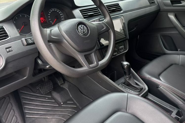 Used Volkswagen Santana 2016 1.6L Automatic Fashion Edition Interior 2