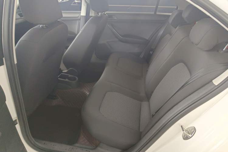 Used Volkswagen Santana 2016 1.4L Manual Fashion Edition Interior 2