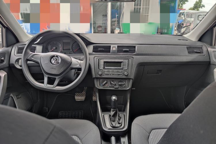 Used Volkswagen Santana 2016 1.6L Automatic Fashion Edition Interior 3