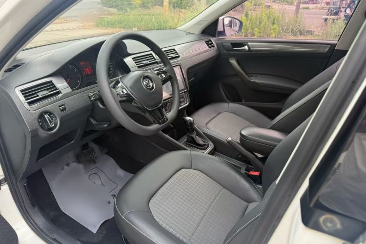 Used Volkswagen Santana 2016 1.6L Automatic Comfort Edition Interior 3
