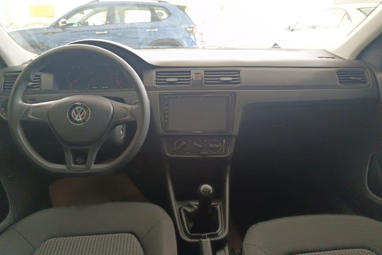 Used Volkswagen Santana 2016 1.4L Manual Fashion Edition Interior 3
