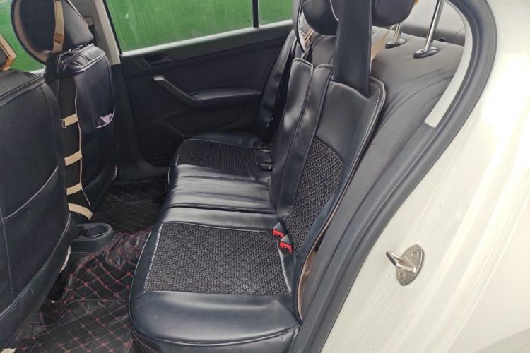 Used Volkswagen Santana 2016 1.6L Manual Fashion Edition Interior 4