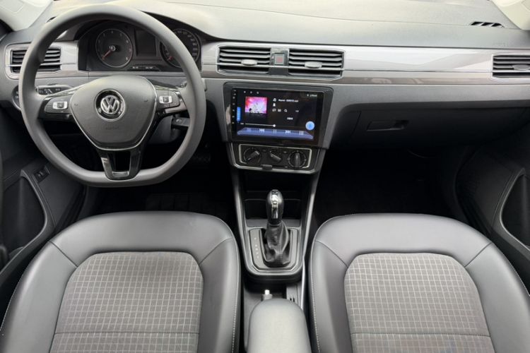 Used Volkswagen Santana 2016 1.6L Automatic Comfort Edition Interior 8