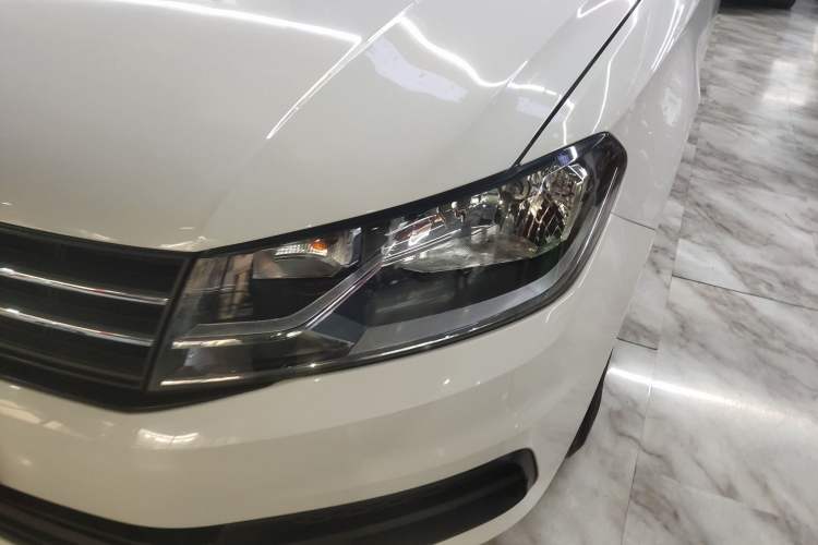 Used Volkswagen Santana 2016 1.6L Automatic Fashion Edition Left Front Headlight