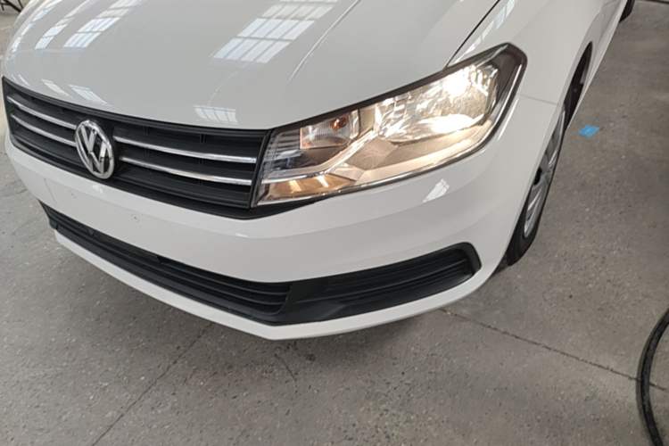 Used Volkswagen Santana 2016 1.6L Automatic Fashion Edition Left Front Headlight