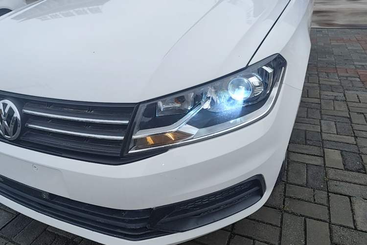 Used Volkswagen Santana 2016 1.6L Automatic Fashion Edition Left Front Headlight