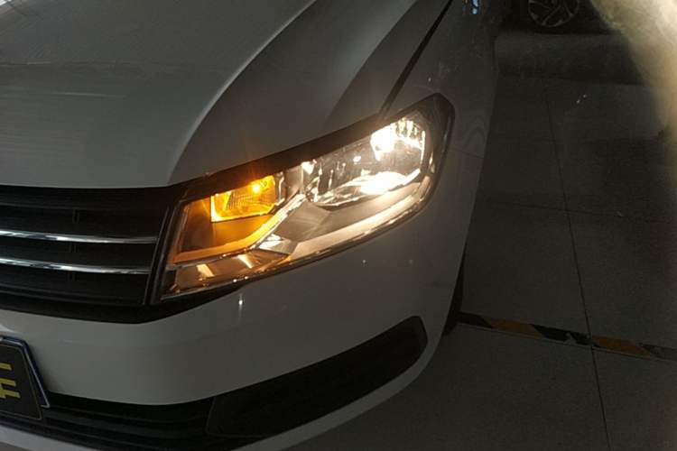 Used Volkswagen Santana 2016 1.6L Automatic Fashion Edition Left Front Headlight
