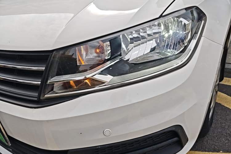 Used Volkswagen Santana 2016 1.6L Automatic Fashion Edition Left Front Headlight