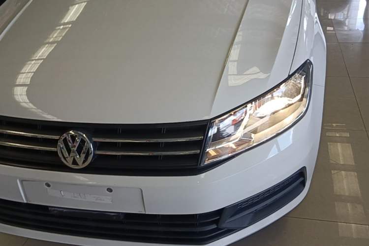 Used Volkswagen Santana 2016 1.6L Automatic Fashion Edition Left Front Headlight