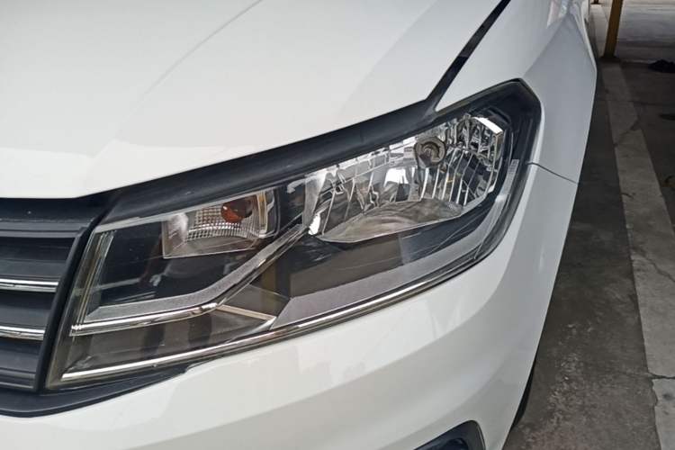 Used Volkswagen Santana 2016 1.6L Automatic Fashion Edition Left Front Headlight