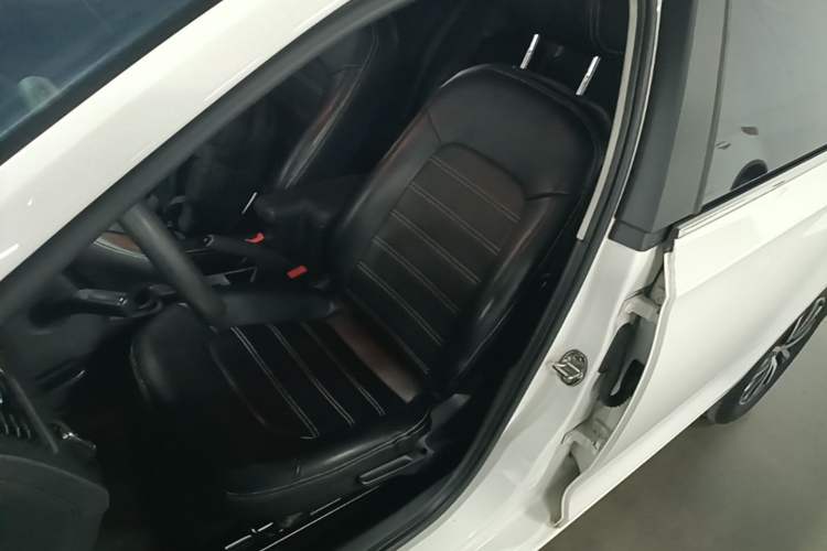 Used Volkswagen Santana 2016 1.6L Manual Fashion Edition Left Front Seat