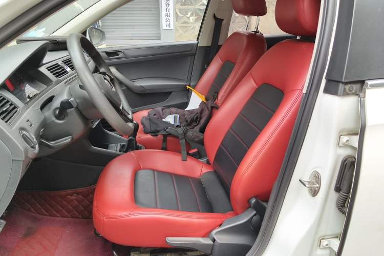 Used Volkswagen Santana 2016 1.6L Manual Fashion Edition Left Front Seat