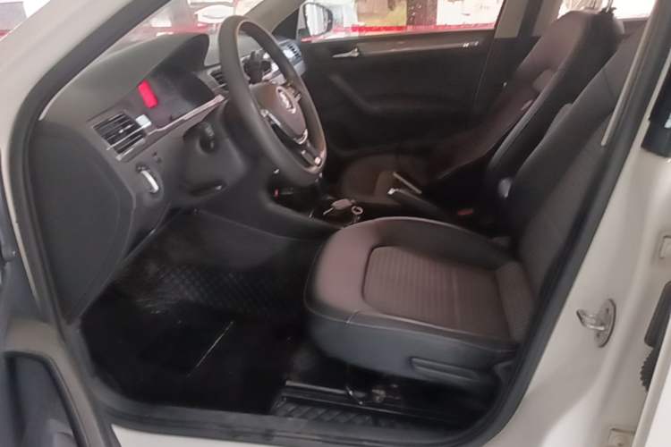 Used Volkswagen Santana 2016 1.6L Automatic Comfort Edition Left Front Seat