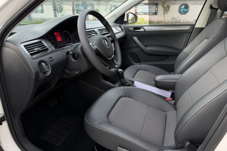 Used Volkswagen Santana 2016 1.6L Automatic Comfort Edition Left Front Seat