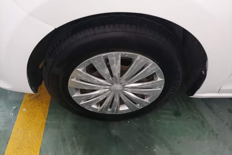 Used Volkswagen Santana 2016 1.6L Manual Fashion Edition Left Front Wheel Hub