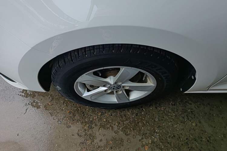 Used Volkswagen Santana 2016 1.4L Manual Fashion Edition Left Front Wheel Hub