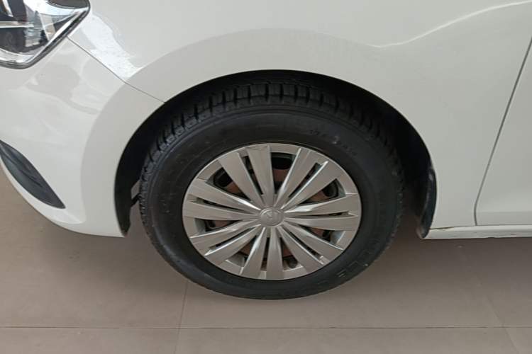Used Volkswagen Santana 2016 1.6L Manual Fashion Edition Left Front Wheel Hub