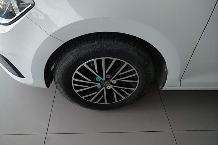 Used Volkswagen Santana 2016 1.6L Manual Fashion Edition Left Front Wheel Hub