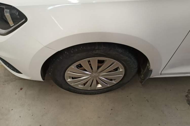 Used Volkswagen Santana 2016 1.6L Manual Fashion Edition Left Front Wheel Hub