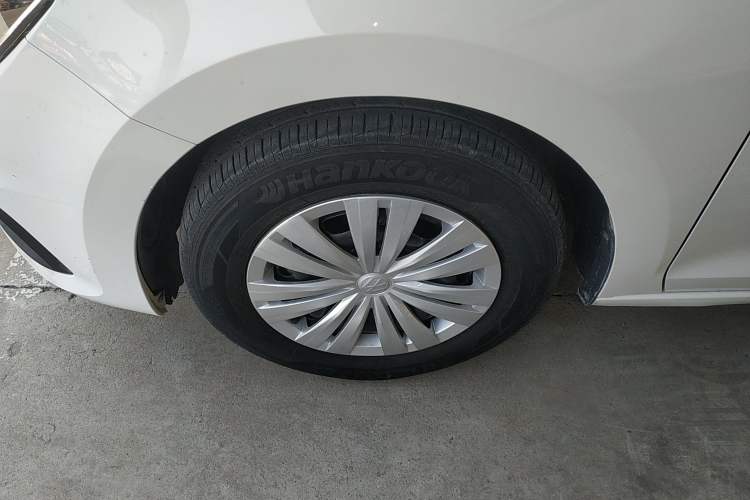 Used Volkswagen Santana 2016 1.4L Manual Fashion Edition Left Front Wheel Hub