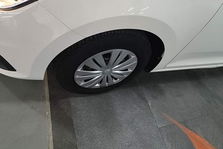Used Volkswagen Santana 2016 1.4L Manual Fashion Edition Left Front Wheel Hub