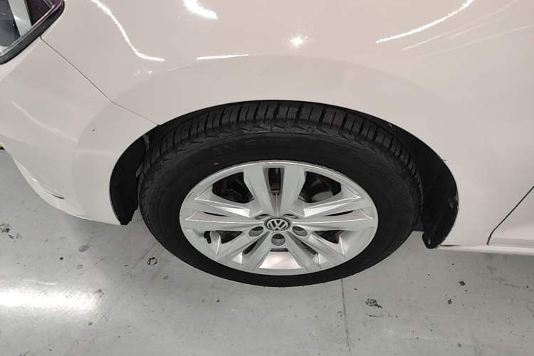 Used Volkswagen Santana 2016 1.6L Automatic Comfort Edition Left Front Wheel Hub