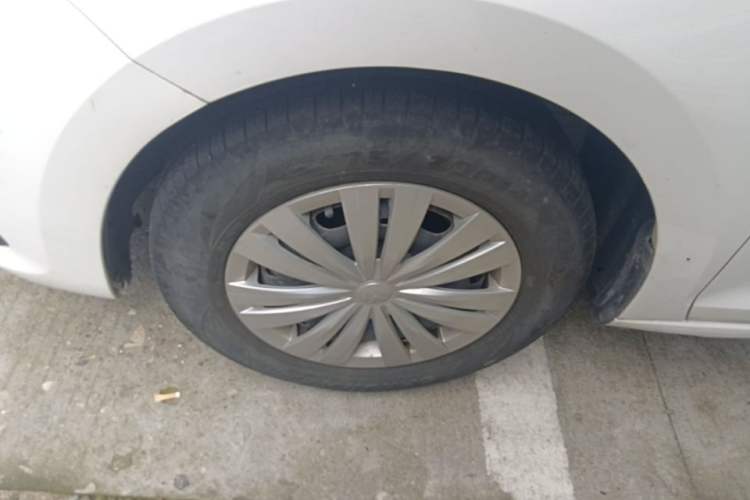 Used Volkswagen Santana 2016 1.6L Automatic Fashion Edition Left Front Wheel Hub