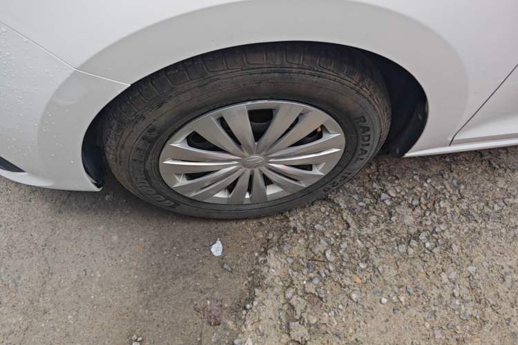 Used Volkswagen Santana 2016 1.4L Manual Fashion Edition Left Front Wheel Hub