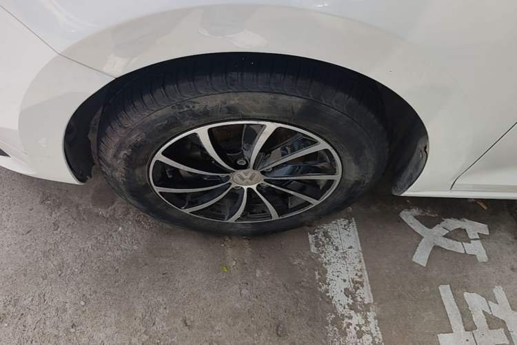 Used Volkswagen Santana 2016 1.4L Manual Fashion Edition Left Front Wheel Hub