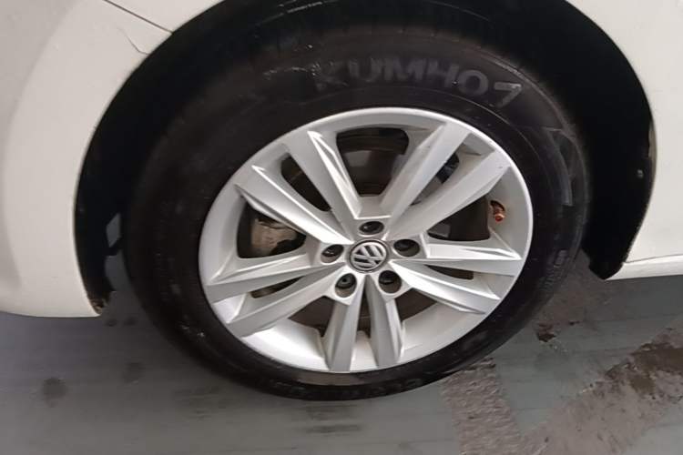 Used Volkswagen Santana 2016 1.6L Automatic Comfort Edition Left Front Wheel Hub