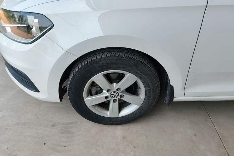 Used Volkswagen Santana 2016 1.4L Manual Fashion Edition Left Front Wheel Hub