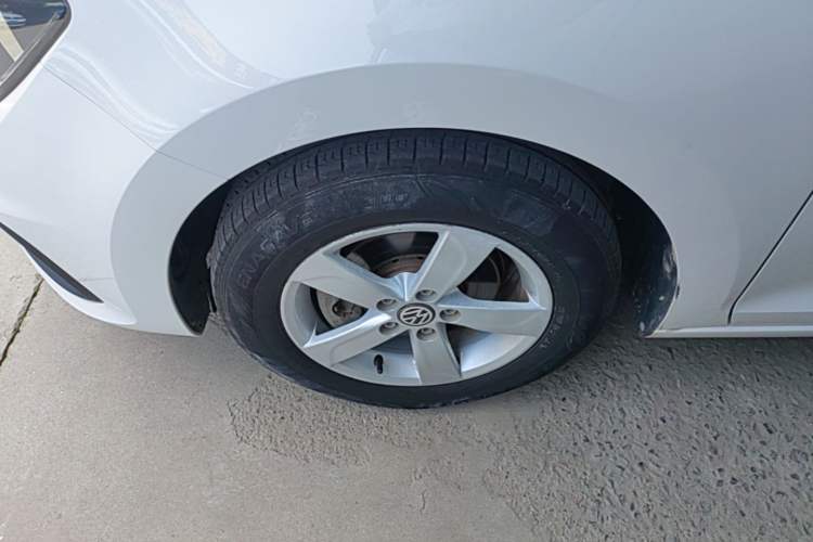 Used Volkswagen Santana 2016 1.6L Manual Fashion Edition Left Front Wheel Hub