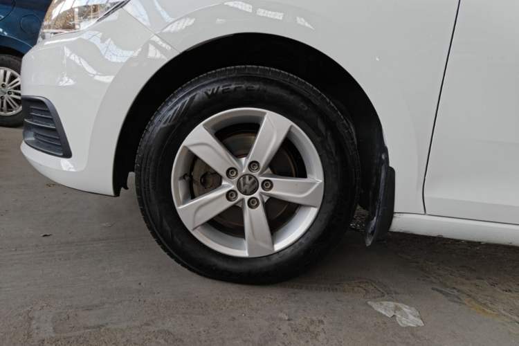 Used Volkswagen Santana 2016 1.6L Automatic Fashion Edition Left Front Wheel Hub