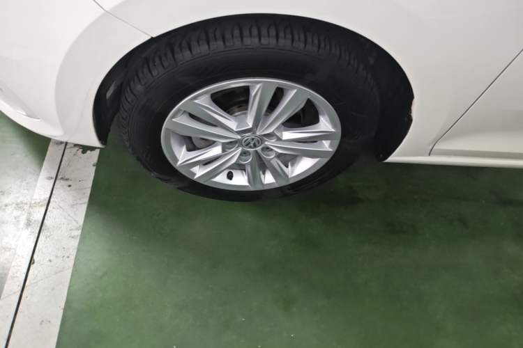 Used Volkswagen Santana 2016 1.6L Automatic Comfort Edition Left Front Wheel Hub