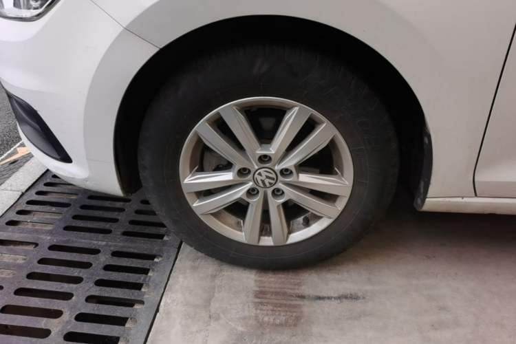 Used Volkswagen Santana 2016 1.4L Manual Fashion Edition Left Front Wheel Hub