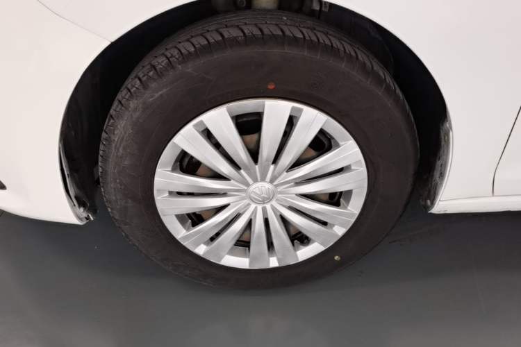 Used Volkswagen Santana 2016 1.4L Manual Fashion Edition Left Front Wheel Hub