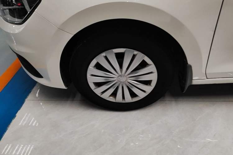 Used Volkswagen Santana 2016 1.6L Manual Fashion Edition Left Front Wheel Hub