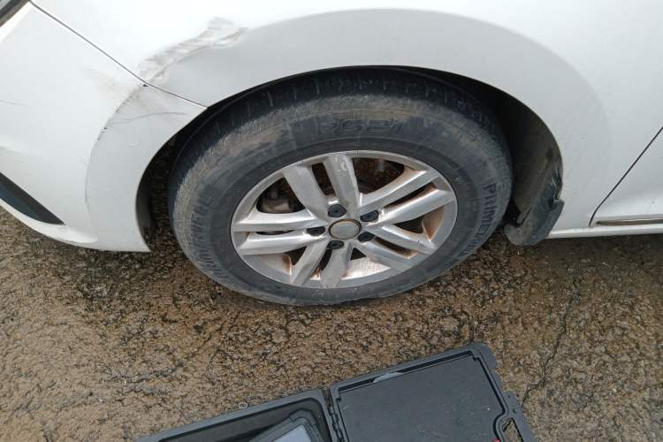 Used Volkswagen Santana 2016 1.6L Manual Fashion Edition Left Front Wheel Hub