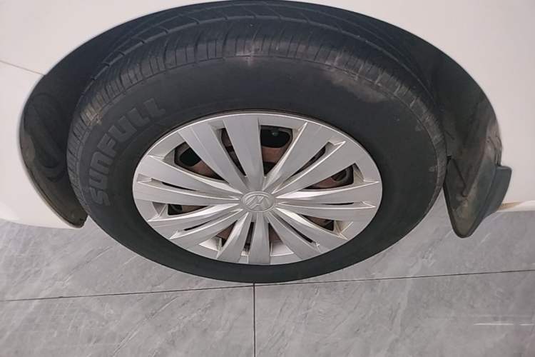 Used Volkswagen Santana 2016 1.6L Manual Fashion Edition Left Front Wheel Hub