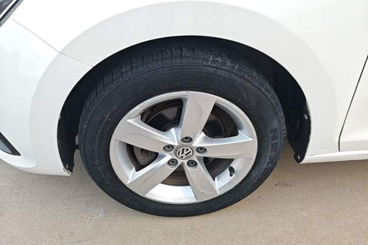 Used Volkswagen Santana 2016 1.4L Manual Fashion Edition Left Front Wheel Hub