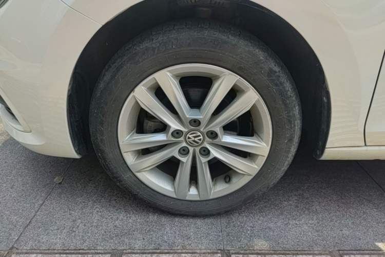 Used Volkswagen Santana 2016 1.6L Automatic Comfort Edition Left Front Wheel Hub