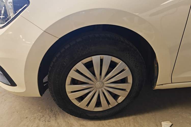Used Volkswagen Santana 2016 1.6L Manual Fashion Edition Left Front Wheel Hub